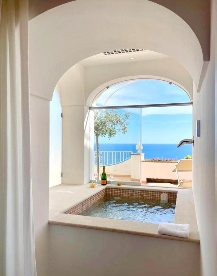 King Room Spa Bath Terrace Sea View,1387536689:JPEG